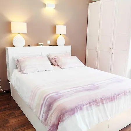 Lila Apartment